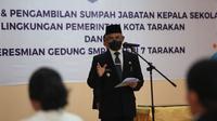 Wali Kota Tarakan, dr.Khairul, M.Kes, melantik dan mengambil sumpah Kepala Sekolah di Lingkungan Pemerintah Kota Tarakan dan meresmikan Gedung SMPN 7 Kota Tarakan yang berlokasi di Jl. P. Diponegoro Tarakan.