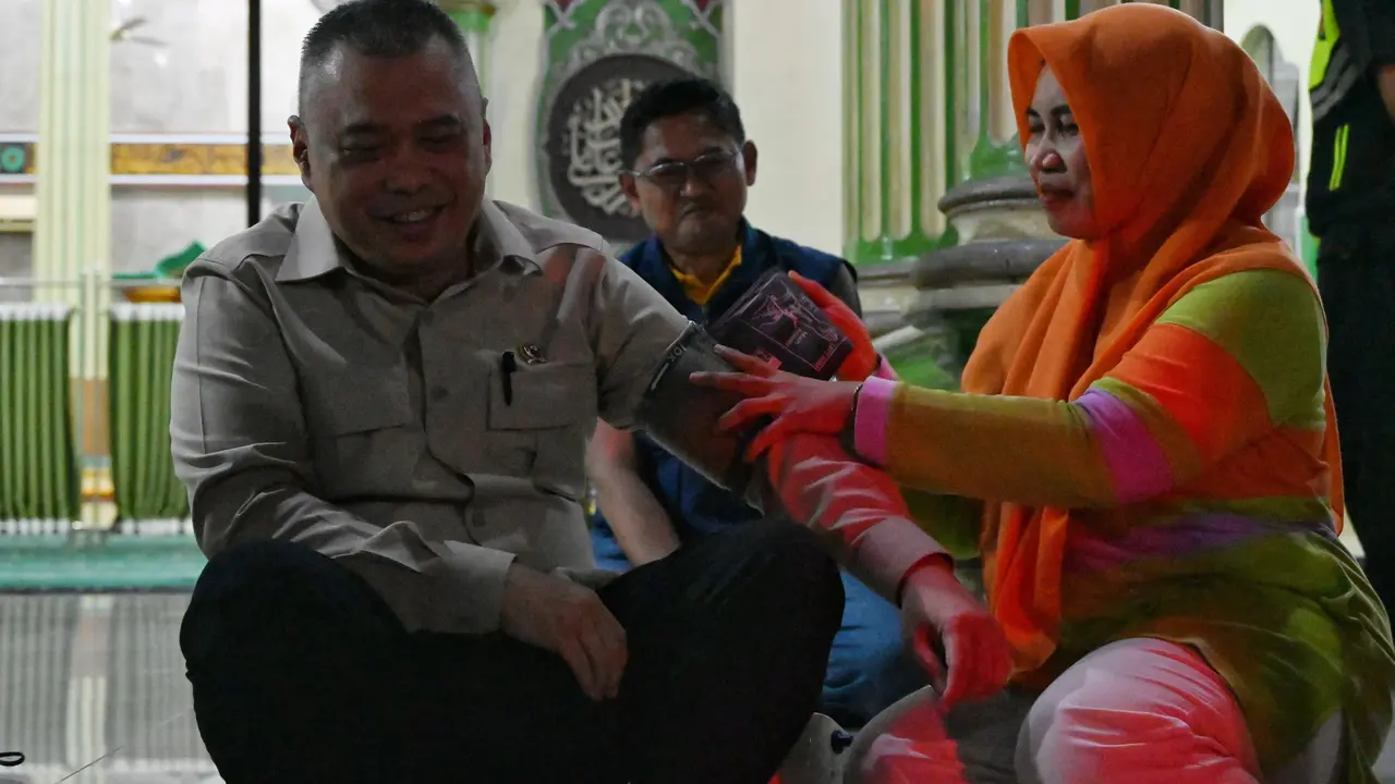 Menteri Perhubungan Dudy Purwagandhi meninjau sejumlah masjid di Jalur Pantai Utara (Pantura). (Dok Kemenhub)