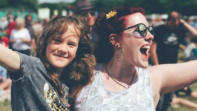 [Bintang] Kata Astrologer: 5 Zodiak Ini Cocok Banget Jadi Full Time Mom