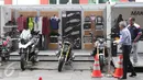 Usai singgah di Taiwan dan Singapura, ruang pamer kontainer atau Pop-Up Container BMW Motorrad hadir di Indonesia, Senin (21/3/2016). Kontainer berukuran 20 kaki tersebut menampilkan line-up dari produk BMW Motorrad. (Liputan6.com/Angga Yuniar)