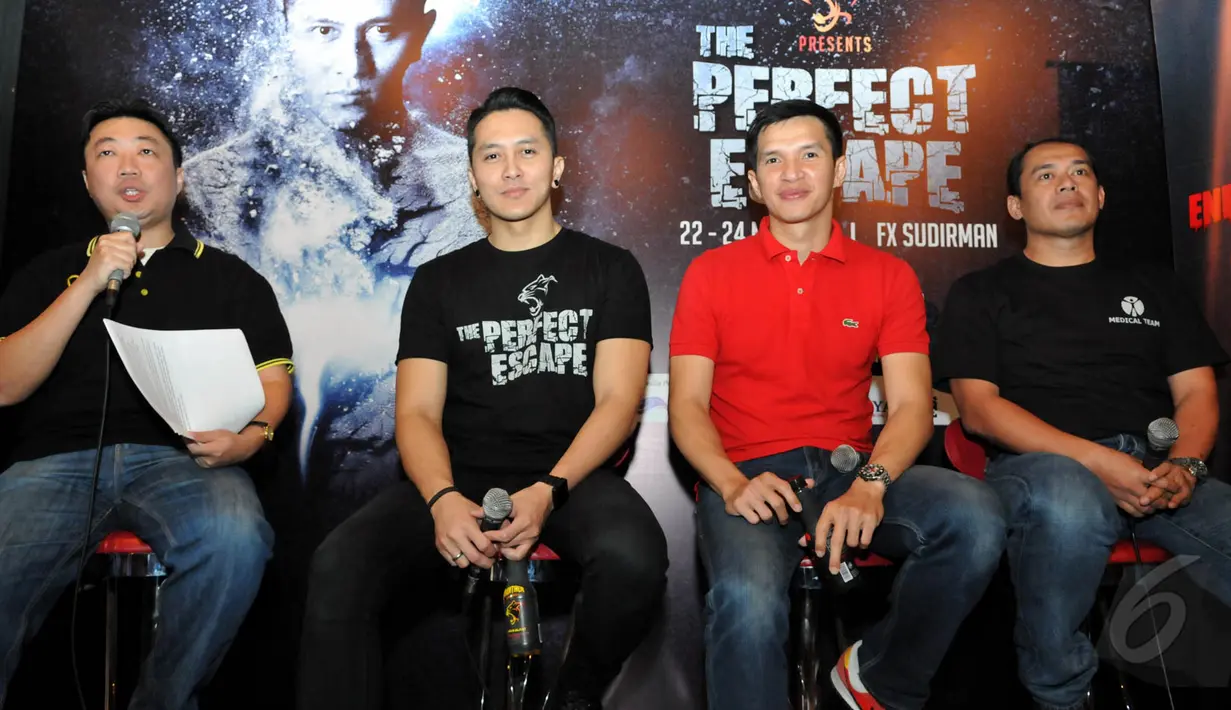 Demian akan membuat aksi berjudul "The Perfect Escape", Jakarta, Rabu (20/5/2015). Dalam aksi tersebut Demian akan dikubur dalam kotak berisi semen selama 50 jam. (Liputan6.com/Panji Diksana)