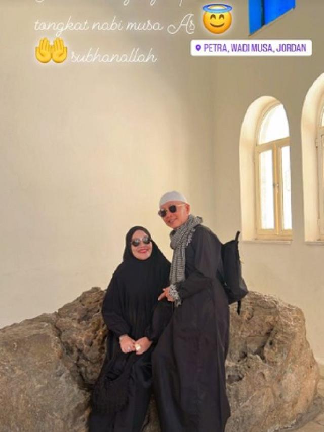 Ibunda Ayu Ting Ting (Foto: Instagram/@mom_ayting92_)