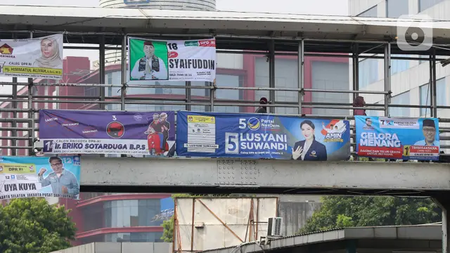 Alat peraga kampanye (APK)