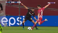 Atletico Madrid mencabik tuan rumah Bayer Leverkusen 2-4 saat gagal memanfaatkan laga kandang pada leg pertama 16 besar. (BallBall Video)