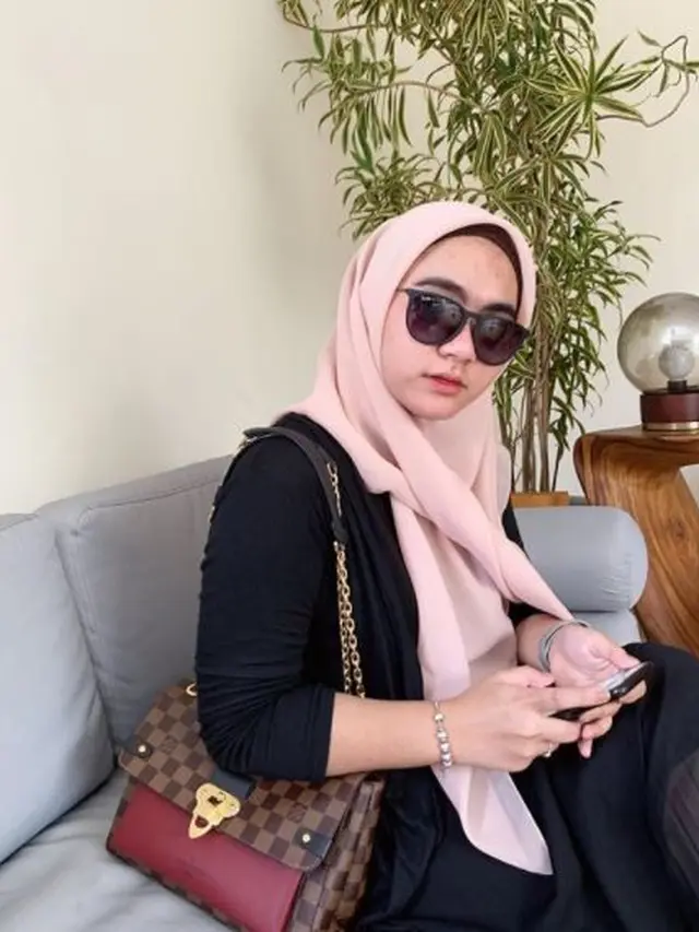 Resmi Menikah, Ini 6 Potret Dewi Amalia Istri Ajudan Pribadi yang Memesona