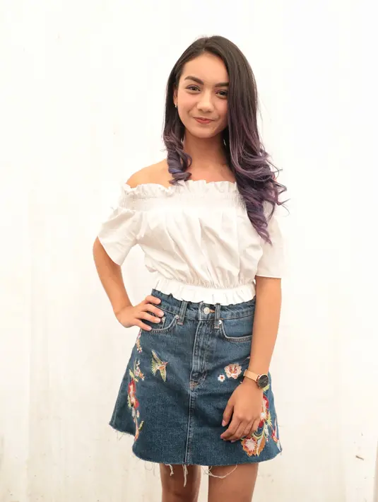 Sembilan tahun sudah Ersya terlibat dalam dunia entertainment. Namun, ia mengaku baru kali ini namanya kian melambung dan semakin dikenal masyarakat luas khususnya remaja.(Adrian Putra/Bintang.com)