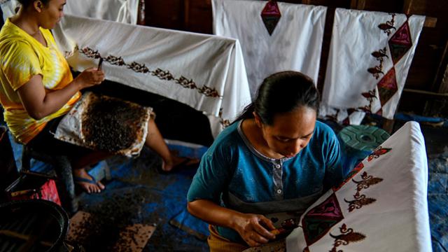 FOTO: Mengintip Proses Pembuatan Batik di Banda Aceh