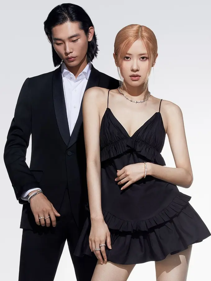 Tampilan Mewah Rosé BLACKPINK jadi Bintang Kampanye untuk Koleksi Terbaru Tiffany & Co. ‘Lock’
