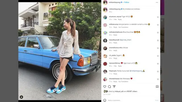 Kumpulan Potret Cantik Mikha Tambayong Berpose dengan Mobil Klasik (@miktambayong/Instagram)