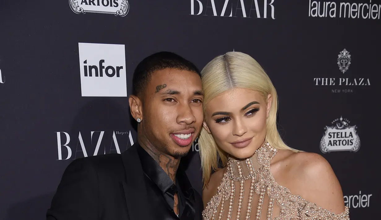 Kylie mengungkapkan bahwa kerja kerasnya selama ini menjadi seorang selebriti hanya untuk memenuhi keinginannya untuk memiliki perhiasan, mobil dan rumah mewah, untuk itu tak mungkin ia menyembunyikannya. (AFP/Bintang.com)