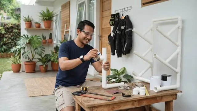 Cara Membuat Rak Helm dari Pipa PVC Bekas (AI Generated)