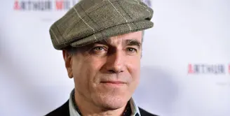 Daniel Day-Lewis, sudah cukup lama berkiprah di dunia perfilman. Beberapa judul film telah dibintanginya seperti Gangs of New York, There Will Be Blood, dan Lincoln. Namun sebentar lagi para penggemar tak bisa lagi menyaksikan Daniel. (AFP/Bintang.com)