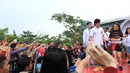 Jelang penayangan empat sinetron baru pada Senin (20/2), rumah produksi SinemArt menggelar Meet and Greet dengan para penggemarnya. Acara berlangsung meriah di pelataran Bintaro Xchange Mall. (Adrian Putra/Bintang.com)