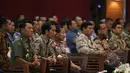 Presiden Joko Widodo (kedua dari kiri) saat mengikuti acara Rapim TNI-Polri di Gedung PTIK, Jakarta, Selasa (3/3/2015). Rapim TNI-Polri mengambil tema Sinergitas TNI-Polri Penggerak Revolusi Mental. (Liputan6.com/Faizal Fanani)