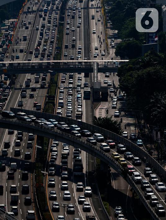 Dari jumlah sebanyak itu, sepeda motor menempati peringkat pertama dengan jumlah 128.678.586 unit. Sementara, mobil penumpang 19.233.314 unit. (Liputan6.com/Angga Yuniar)
