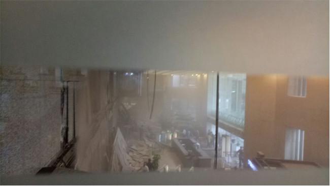 Ambruknya Atap Balkon Gedung BEI (kar_tono90/twitter.com)