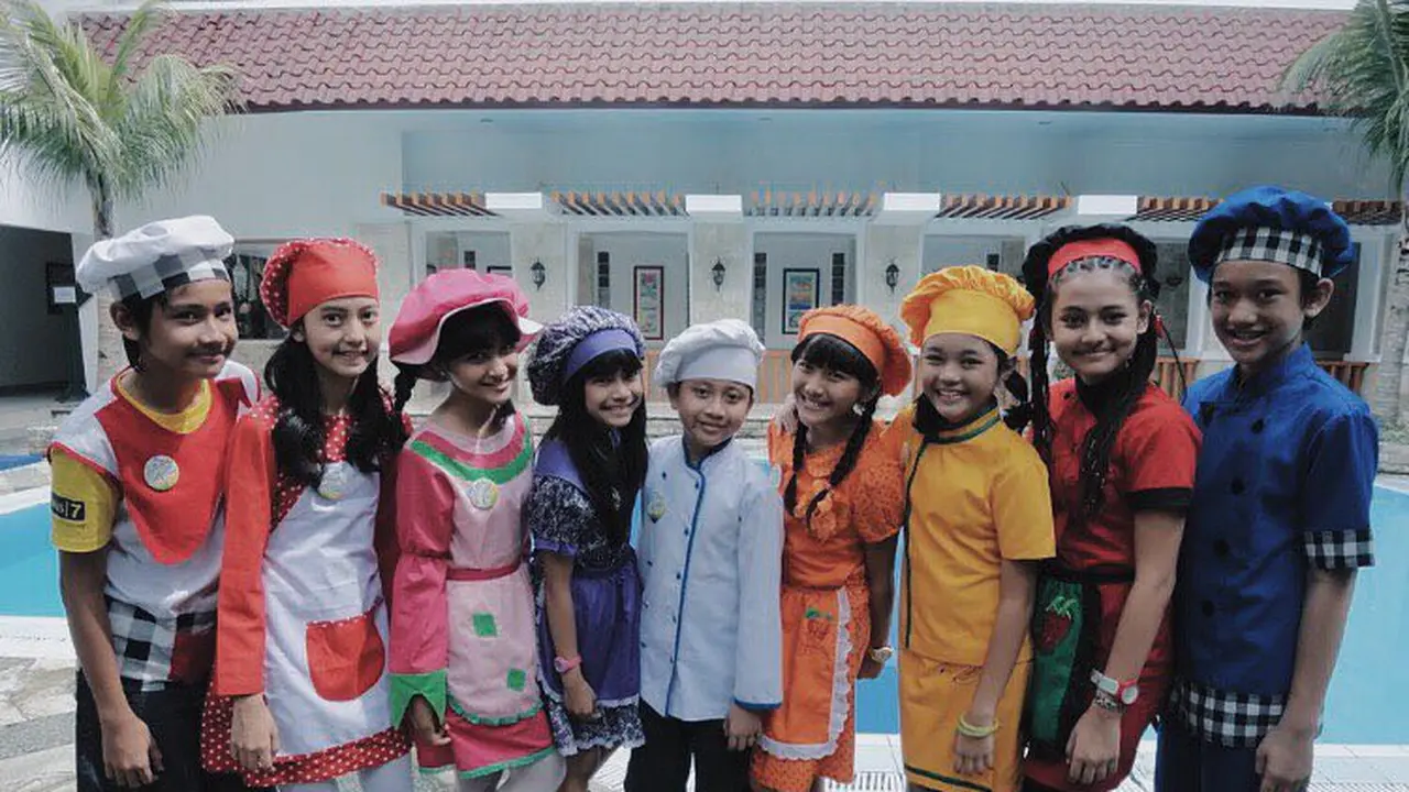 6 Potret Lawas Kebersamaan Host Acara Koki Cilik, Bikin Nostalgia