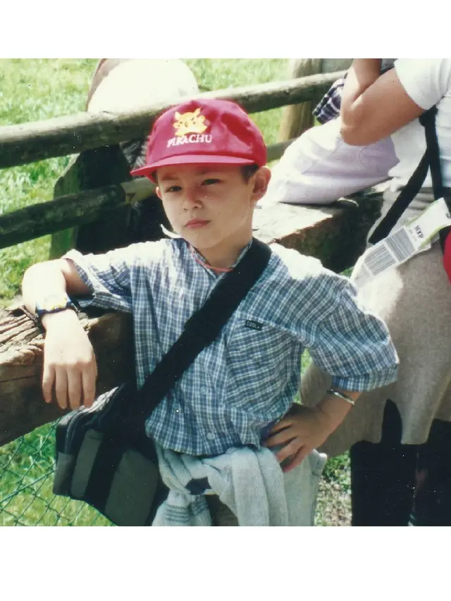 6 Potret Masa Kecil Dylan Carr Ini Bukti Tampannya Sedari Dulu