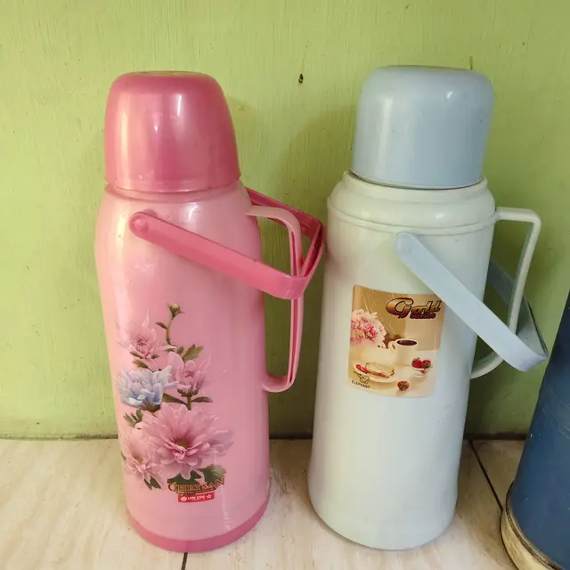 6 Potret Termos Jadul Ini Emak-emak Relate, Netizen Sebut Tumbler Estetik