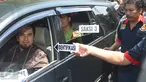 Saipul Jamil menjalani reka ulang kejadian perkara pelecehan seksual di kediaman SJ, Jakarta, Kamis (17/3/2016). SJ menjalani rekonstruksi dengan korban DS sebanyak 34 adegan perkara. (Liputan6.com/Herman Zakharia)