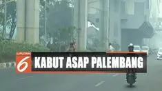 Pengendara yang melintas di kawasan Jakabaring pun harus menyalakan lampu kendaraanya.