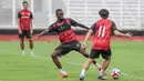 Mereka unggul jauh dari Persijap Jepara yang berada di peringkat ke-17. Tampak dalam foto, pemain Persija saat melakukan latihan di Stadion Madya, Kompleks Gelora Bung Karno, Senayan, Jakarta, Jumat (2/1/2026). (Bola.com/Abdul Aziz)
