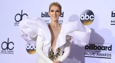 Celine Dion saat menghadiri acara Billboard Music Awards (BMA) 2017 di Las Vegas, Nevada, Minggu (21/5). BMA diberikan oleh Billboard kepada musisi yang menempati tangga lagu populer pada akhir tahun di Amerika Serikat (AP/Photo/Richard Shotwell)