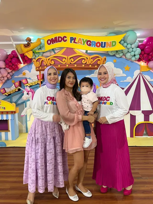7 Potret Acara Peluncuran OMDC Playground Tya Ariestya, Meriah Bertabur Bintang