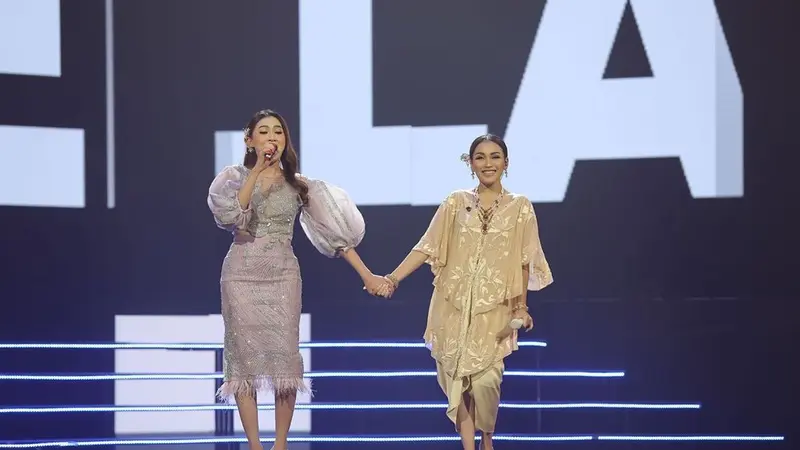 Duet Dengan Nella Kharisma, Ini 6 Potret Dress Ayu Ting Ting Curi Perhatian