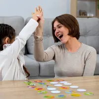 Power pose dapat membantu meningkatkan suasana hati dan rasa percaya diri anak dalam waktu singkat. Gerakan ini berupa postur tubuh terbuka yang mengekspresikan kekuatan dan keberanian, dan bisa dengan mudah diterapkan dalam bentuk permainan sederhana di rumah.(foto/dok: freepik)