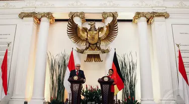 Menteri Luar Negeri, Retno LP Marsudi melakukan pertemuan dengan Menlu Jerman H.E. Frank Walter, Jakarta, Senin (3/11/2014). (Liputan6.com/Faizal Fanani)