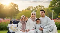 7 Trik Styling Baju Lebaran Keluarga Anti Norak, Tampil Kompak dan Elegan