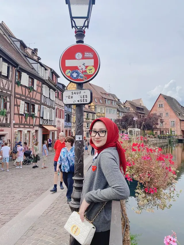 Tampil Stylish, Ini 7 Momen Liburan Keluarga Dian Pelangi Ke Prancis