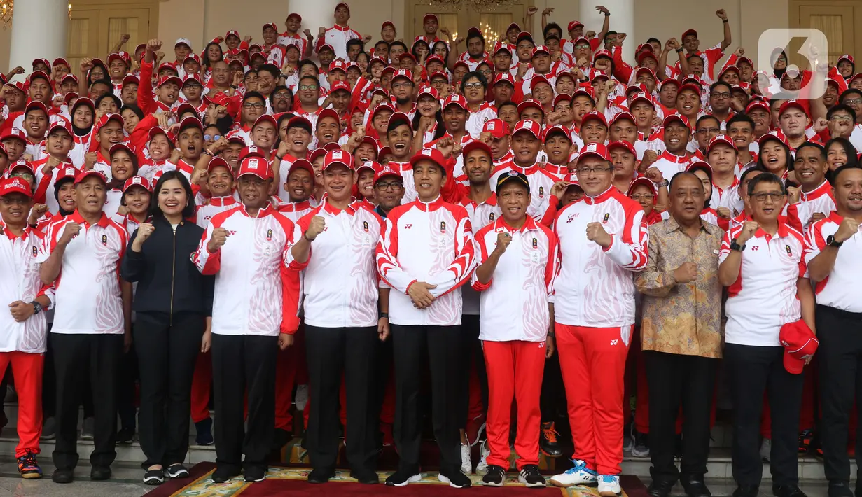 Presiden Joko Widodo atau Jokowi berfoto bersama dengan Kontingen Indonesia untuk SEA Games 2019 Filipina di Istana Bogor, Jawa Barat, Rabu (27/11/2019). Sebanyak 841 atlet Indonesia akan bertanding pada SEA Games Filipina di 51 cabang olahraga. (Liputan6.com/Angga Yuniar)