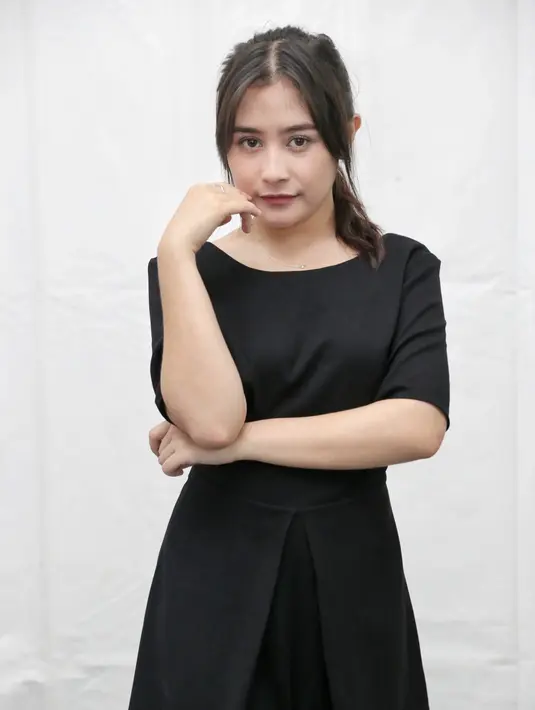 Kedekatan pasangan ini juga banyak terekam melalui sosial medianya. Bahkan, Prilly Latuconsina dan Teuku Rassya tidak malu-malu mengunggah momen manisnya. (Adrian Putra/Bintang.com)