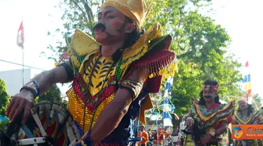 Citizen6, Kendal: Barongan sangat digemari warga karena tetabuhannya yang mampu menggetarkan hati warga serta nyanyiannya yang membangkitkan semangat. (Pengirim: Aryo Widiyanto)