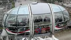 Peserta mengikuti kelas meditasi di salah satu dari tiga kapsul London Eye di London, Inggris (15/5). Kegiatan meditasi ini bertujuan untuk mempromosikan Hari Meditasi Dunia. (AP Photo / Alastair Grant)