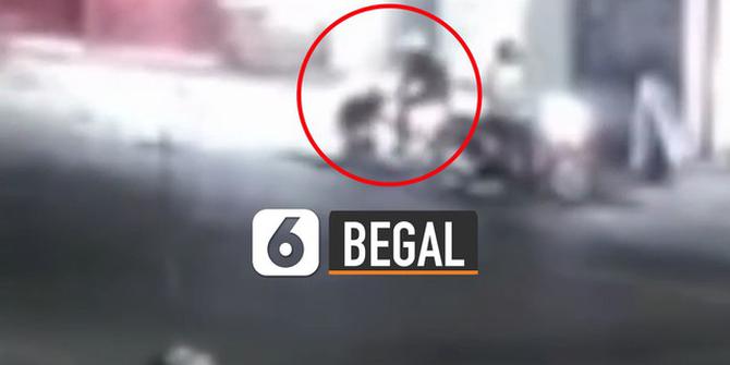 VIDEO: Ngeri, Aksi Begal Serang Remaja Terekam Kamera Cctv