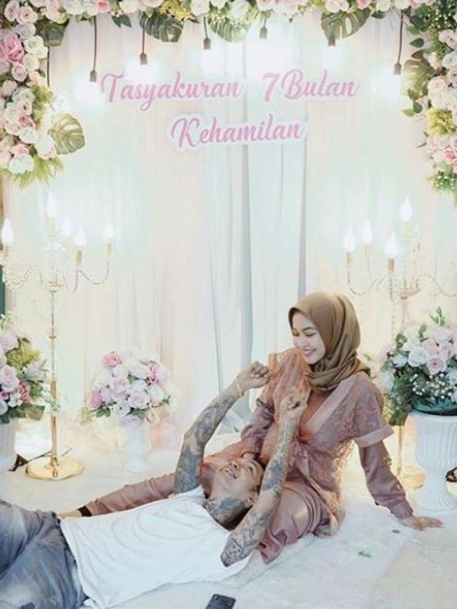 Young Lex Akui Istri Hamil Sebelum Nikah Eriska Nakesya Kaget Dan Sedih Showbiz Liputan6 Com