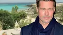 Brad Pitt yang sudah dinyatakan bebas atas tuduhan kekerasan pada anak, nampaknya tak membuat Angelina Jolie mengubah pendiriannya untuk melarang Pitt bertemu dengan keenam anaknya. (doc.mirror.co.uk)