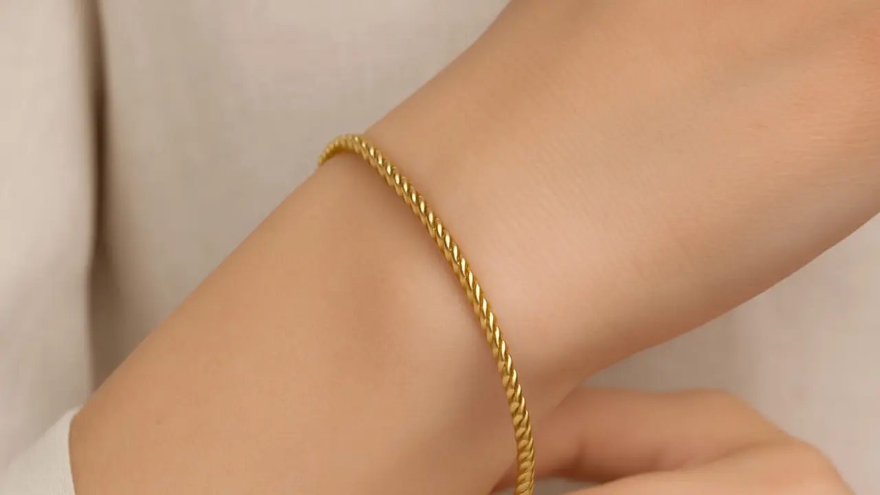 Gelang Oval Emas Kecil