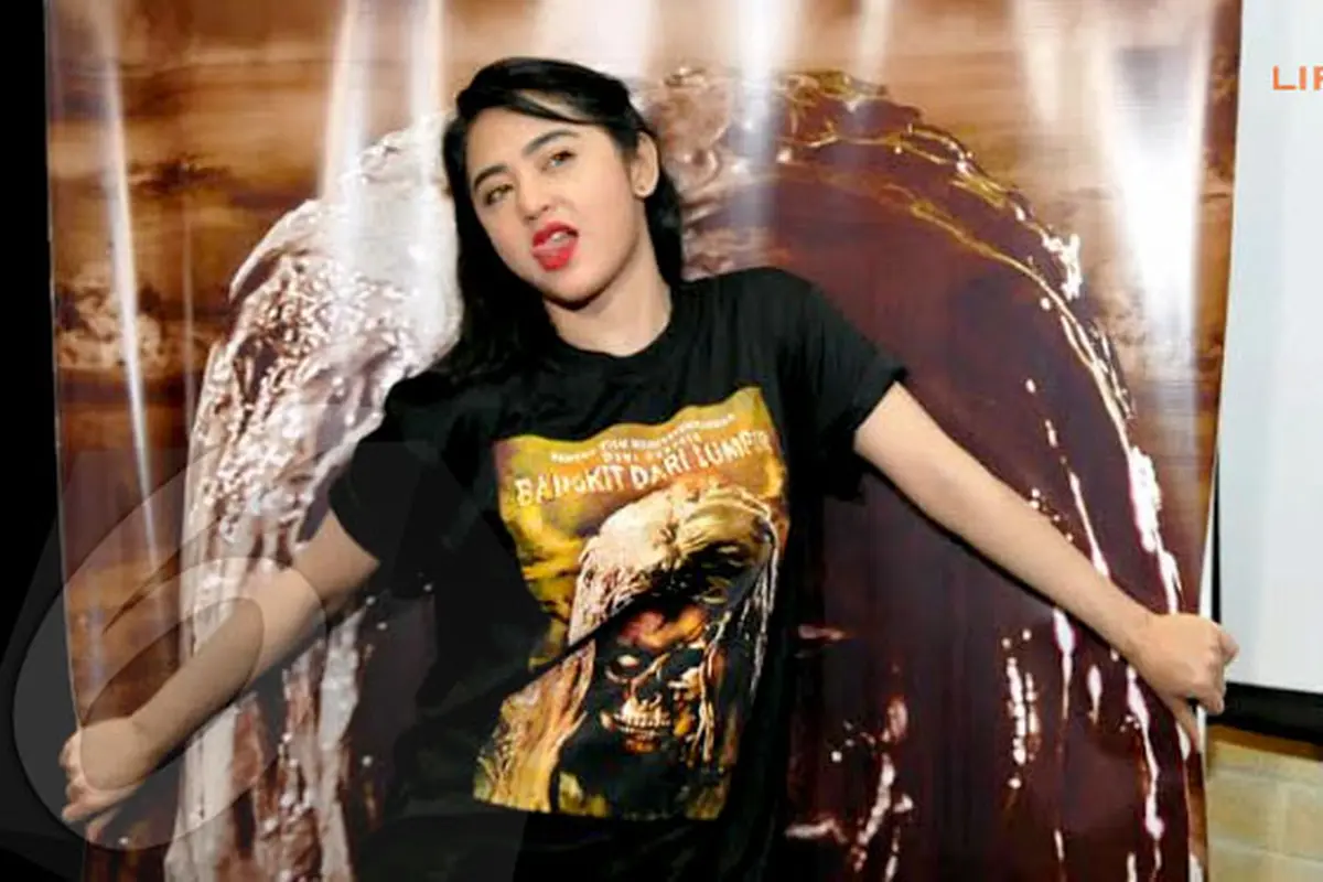dewi-persi-131203b.jpg