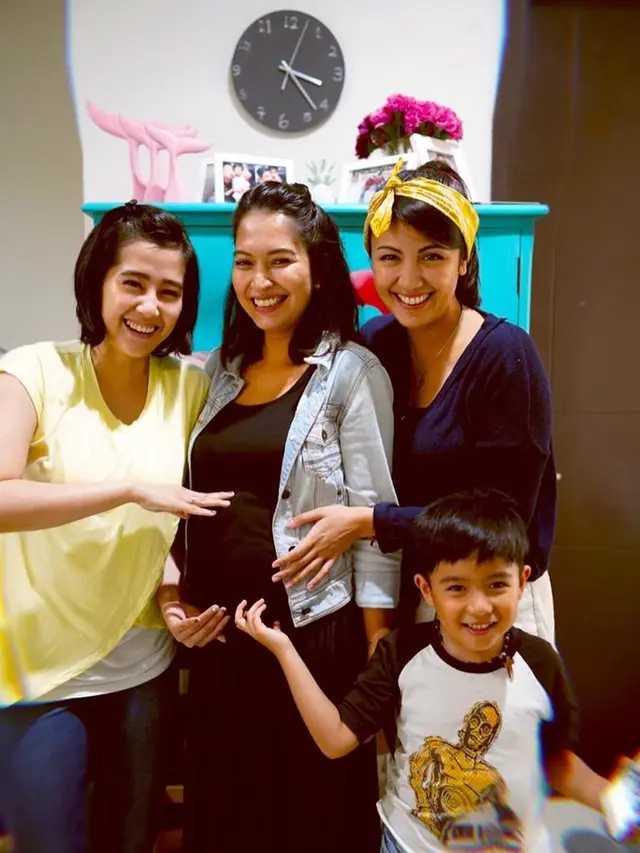Melahirkan Anak Pertama, Ini 6 Potret Perjalanan Kehamilan Anneke Jody