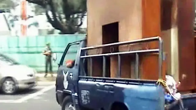 Warga Cedera Saat Pengosongan Komplek Dwikora