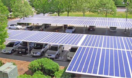 Area parkir dengan atap panel tenaga surya