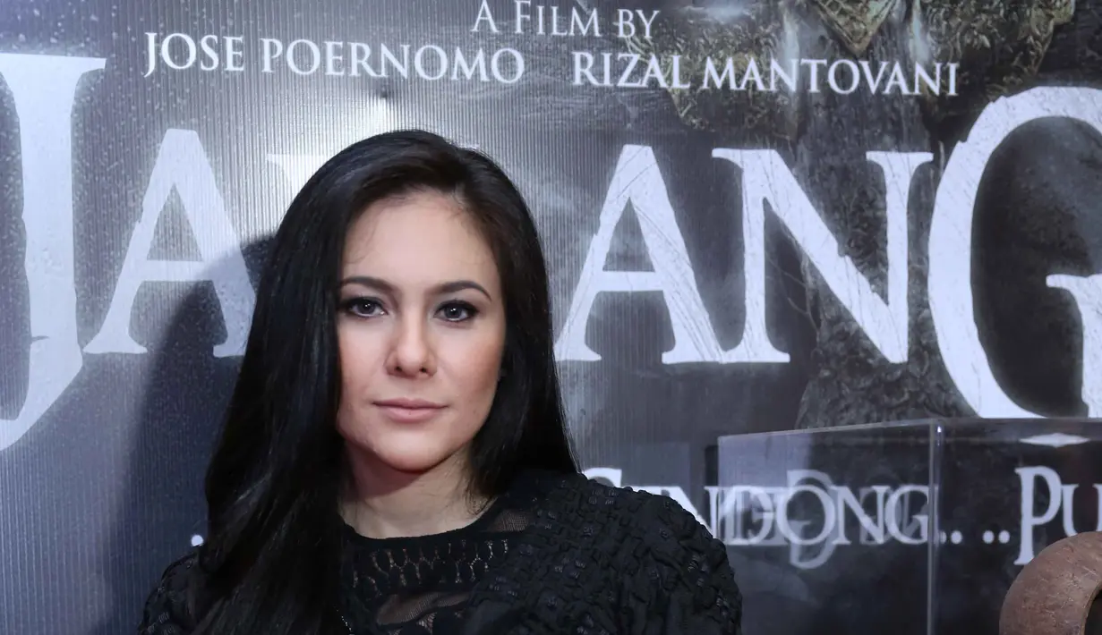 Ketakutan istri Aldilla Dimitri itu bahkan tidak berani saat mandi ataupun tidur sendiri. Ia minta ditemani saat mandi ataupun tidur. Begitu juga saat dirinya masih kecil yang sering tidur bareng eyang putrinya. (Nurwahyunan/Bintang.com)