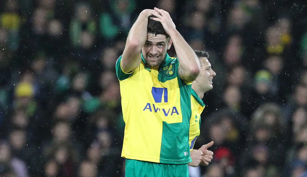 Pemain Norwich City, Robbie Brady mencetak satu-satunya gol kemenangan timnya atas West Bromwich Albion pada lanjutan liga Inggris pekan ke-31 di Stadion The Hawthorns, Sabtu (19/3/2016). (AFP/Lindsey Parnaby)