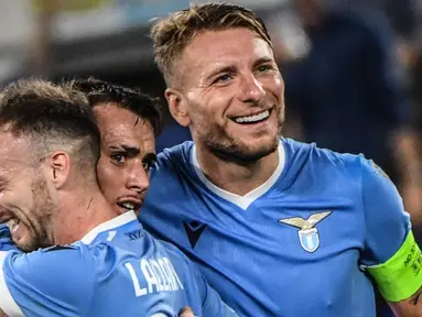 Dalam pertandingan di Stadion Olimpico, Lazio berhasil meraih poin penuh setelah mengalahkan Lokomotiv Moscow dua gol tanpa balas. (AFP/Andreas Solaro)