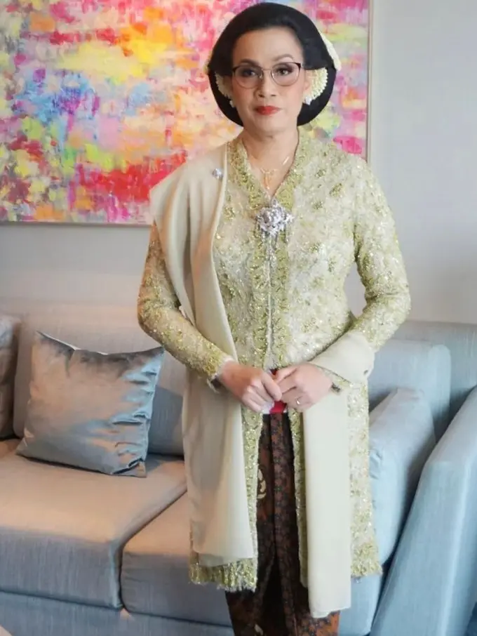 Gaya Sri Mulyani Pakai Kebaya Hijau di Acara Pernikahan Anak Bungsu, Tuai Pujian