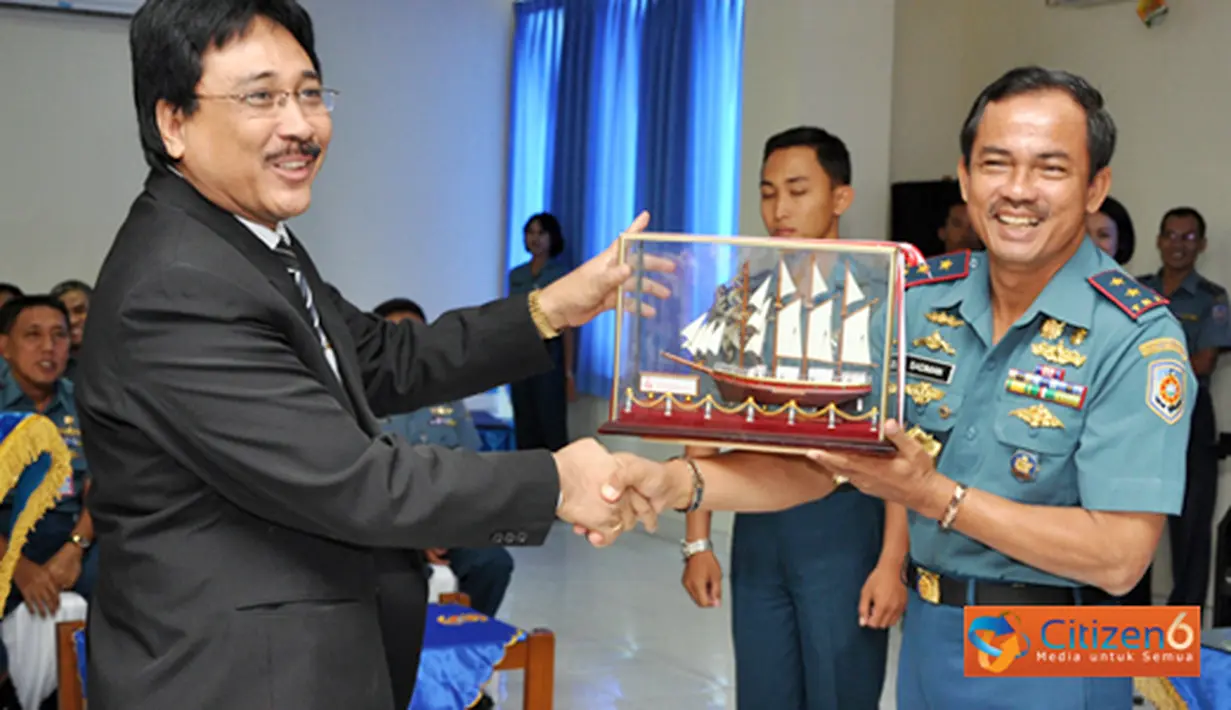 Citizen6, Surabaya: Penanda tanganan perjanjian kerja sama tersebut sebagai refleksi rasa tanggung jawab yang tinggi dari instansi yang membawahi lembaga pendidikan. (Pengirim: Penkobangdikal)